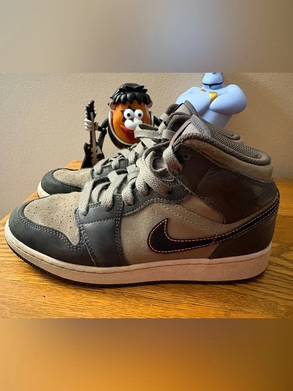 Nike Air Jordan 1 SE Mid in Night Stadium / black. Women’s 7.5/Big kids 5.5.